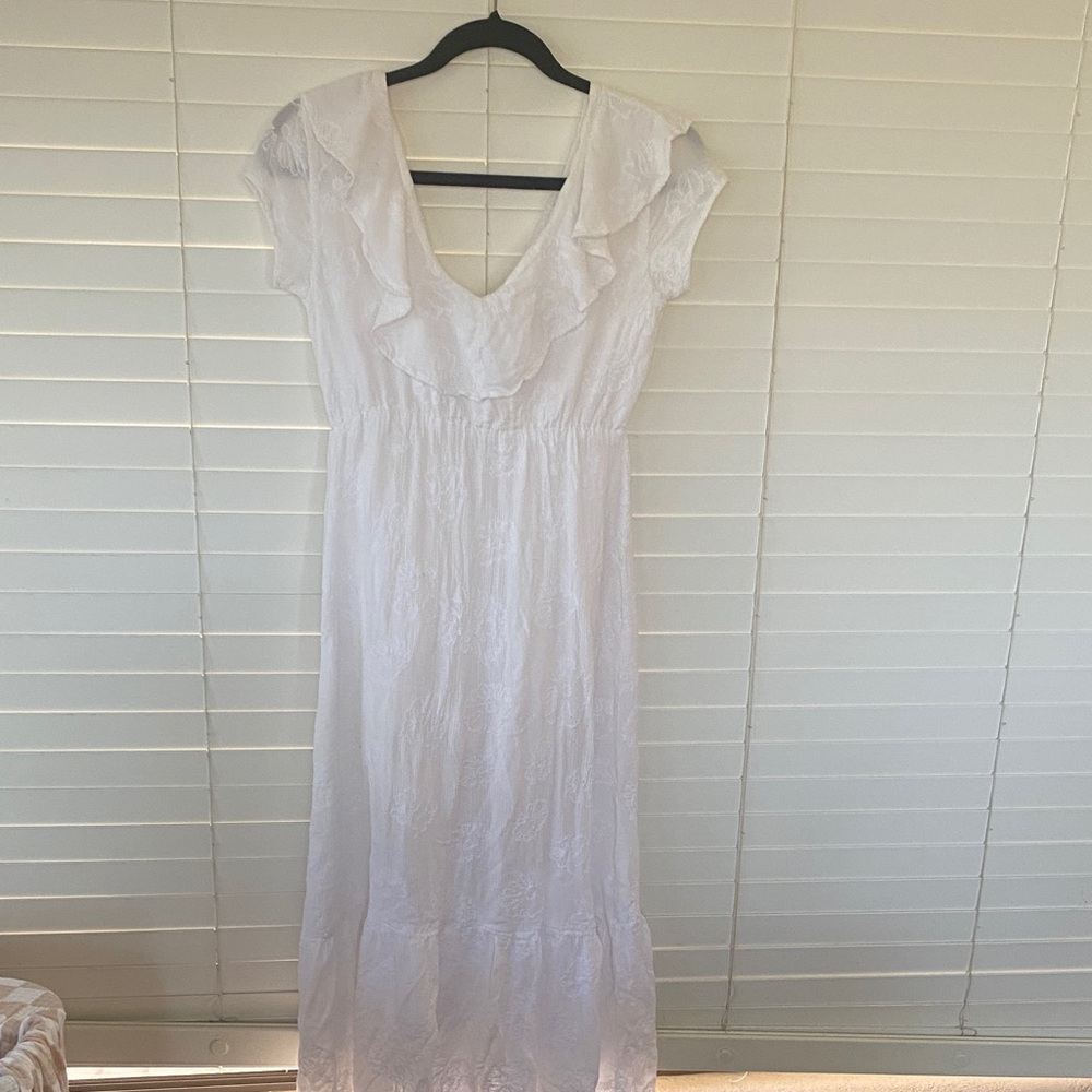Amuse Society White Ruffled Maxi Dress